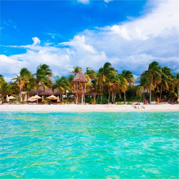 COSTA MUJERES  EN PLAN FAMILIAR